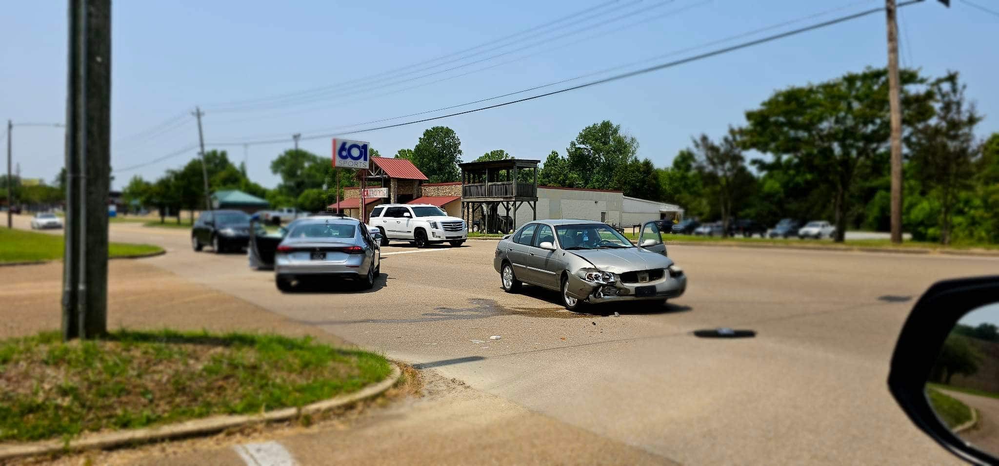 Two accidents just before noon cause minor injuries Vicksburg Daily News