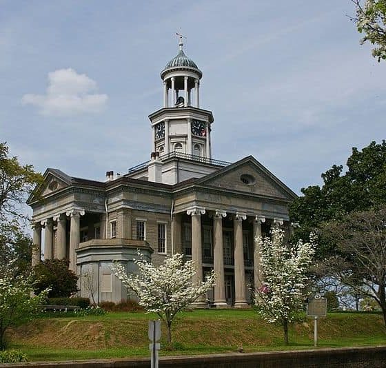 picture of old courthouse Vicksburg living history