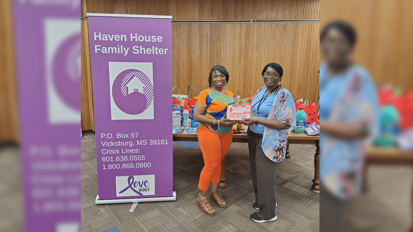 Vicksburg Library patrons donate to support women at Haven House