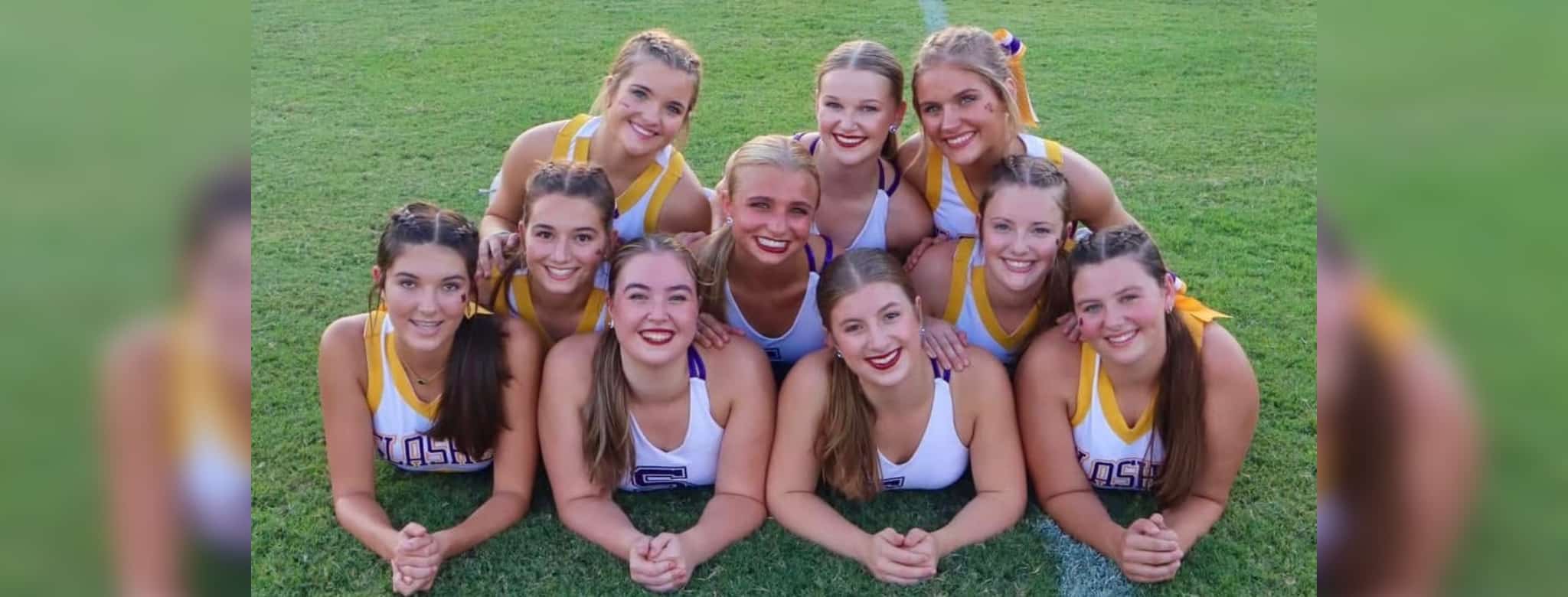 Flashettes and cheerleaders