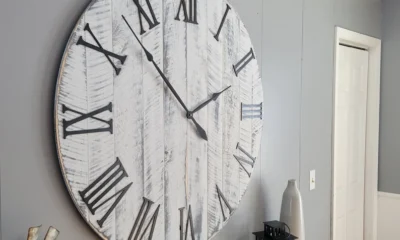 Clock courtesy YankeeWoodworks