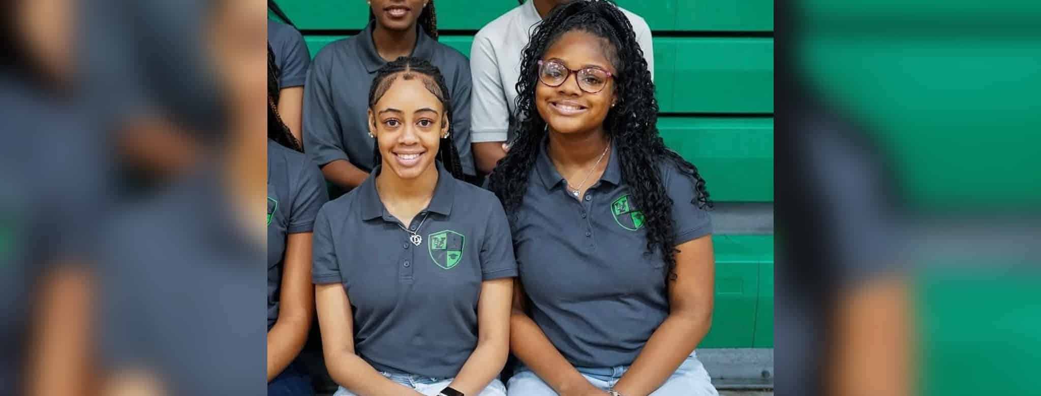 L-R Diamond Jackson and Mariah Sanders: Photo by Ced Tillman