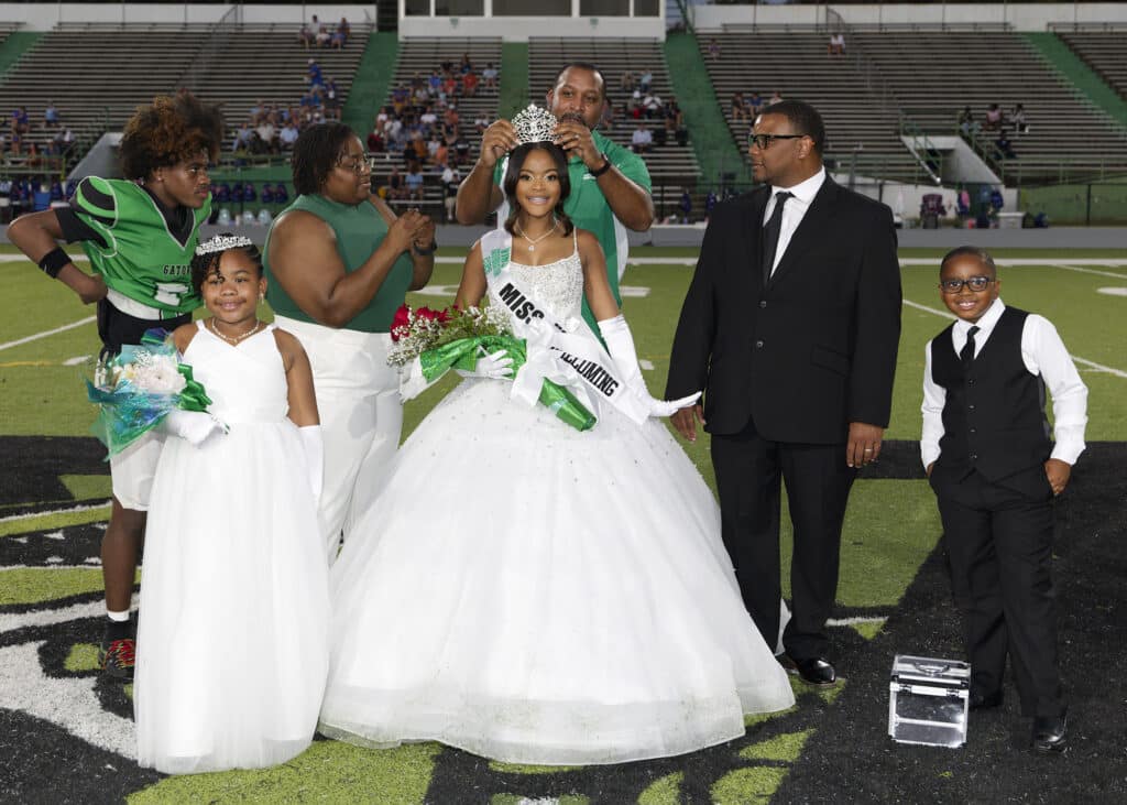 Lauren Gibbs crowned VJHS Homecoming Queen