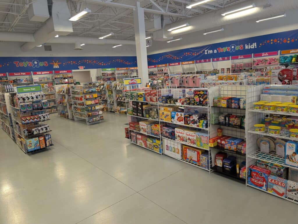 Toys R Us returns to Mississippi