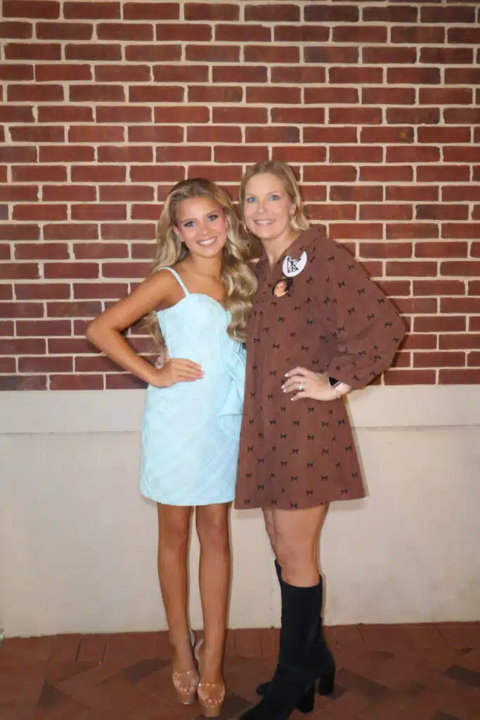 Vicksburg’s Bryleigh Landers named first runner-up in Miss Mississippi Junior High School America pageant