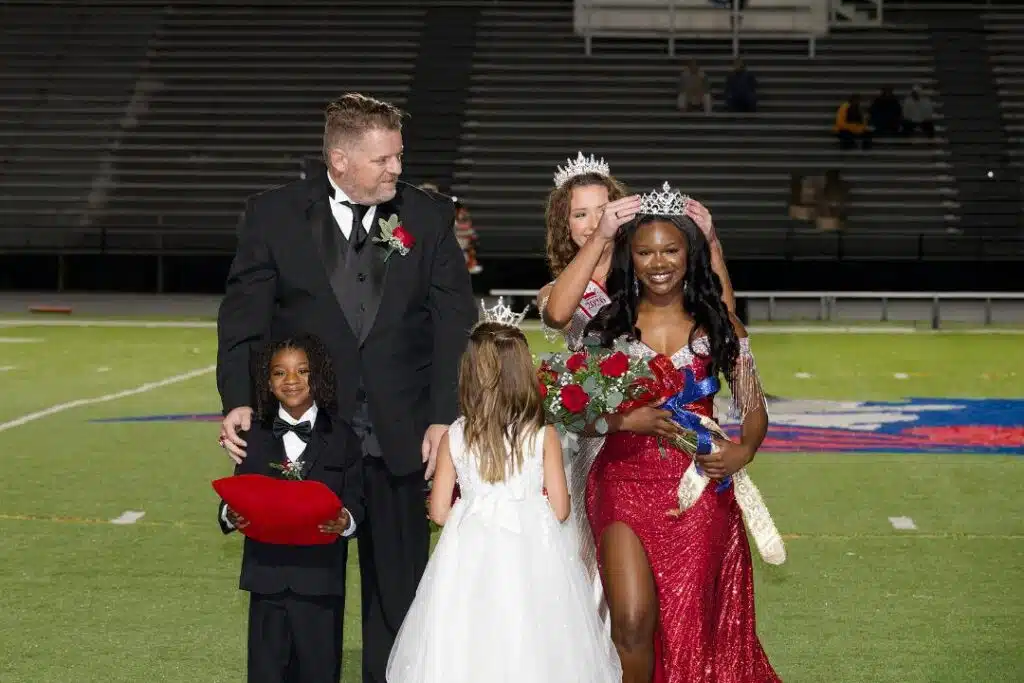 Rey’Nhila Gray crowned Warren Central’s 2026 homecoming queen