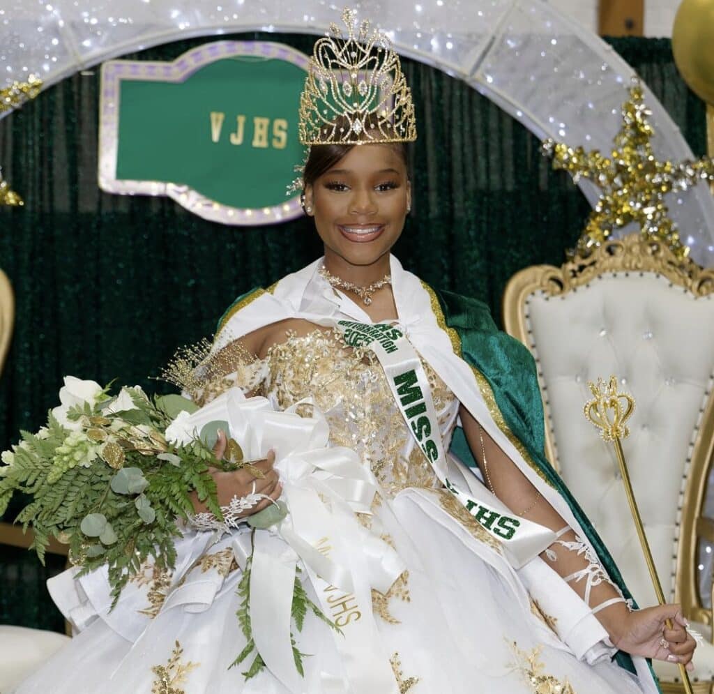 Milah Davis crowned Miss Vicksburg Junior High School