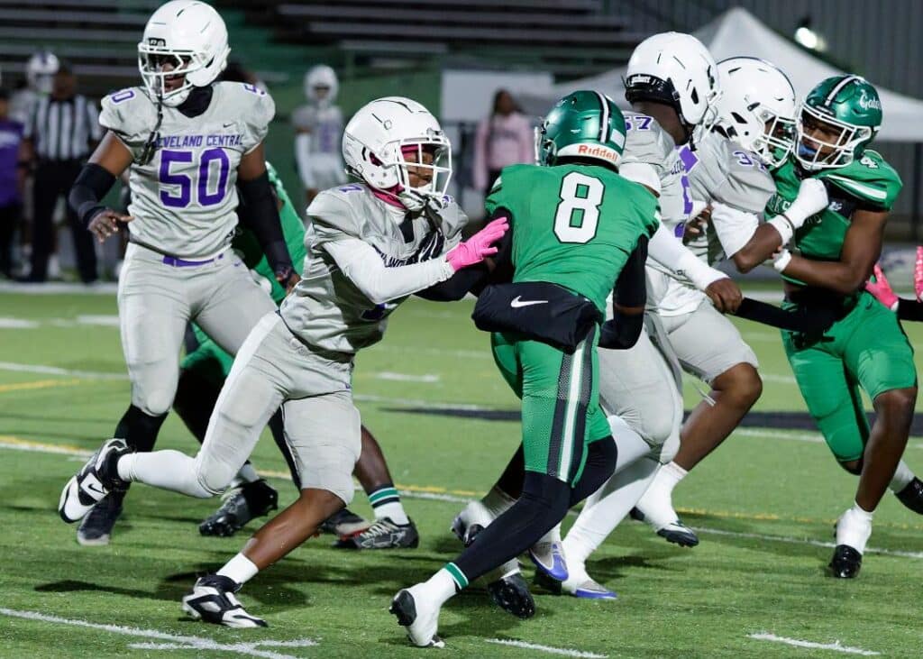 Gators take down Cleveland Central 28-26 on homecoming night