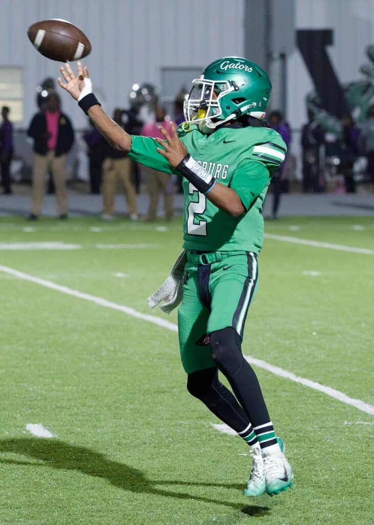 Gators take down Cleveland Central 28-26 on homecoming night