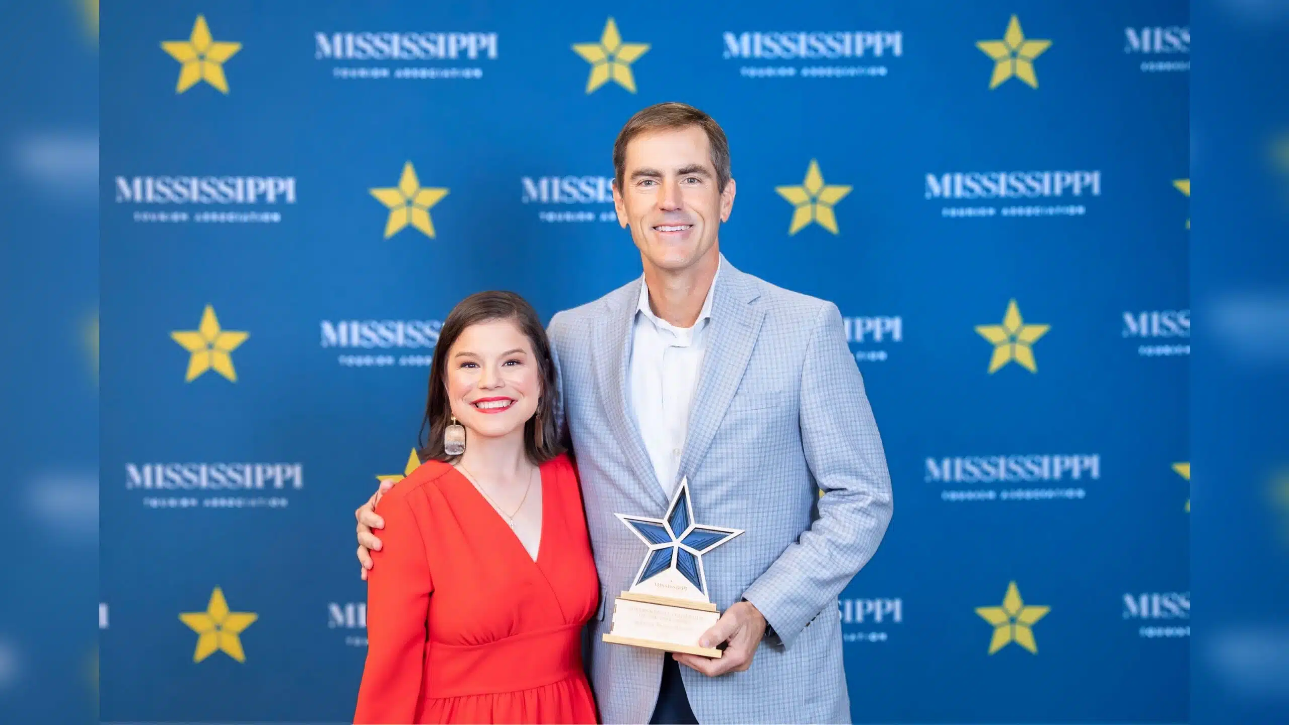 Briggs Hopson — Senator Hopson wins leadership award from Mississippi Tourism Association
